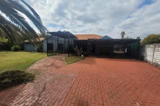 3 Bedroom House for Sale in Valhalla - Thumbnail 2