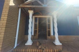 4 Bedroom House for Sale in Valhalla - Thumbnail 2