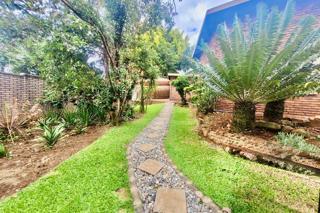 4 Bedroom House for Sale in Waterkloof Glen