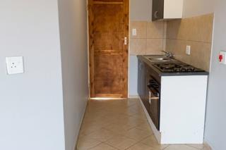 1 Bedroom Apartment / Flat for Sale in Olievenhoutbosch - Thumbnail 4