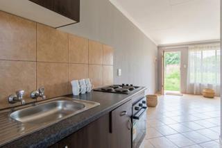 1 Bedroom Apartment / Flat for Sale in Olievenhoutbosch - Thumbnail 5